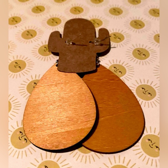 Cheetah & Sunflower Wooden Earrings - Picture 3 of 3